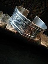 Beautiful old hand-carved silver bracelet from the Tiznit region/Morocco - £115.56 GBP