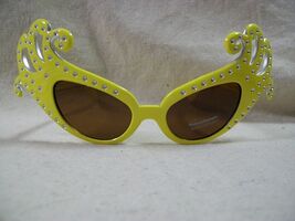 Yellow Silver Dame Costume Glasses Retro Scroll Cat Eye Edna Face Furnit... - $17.96 CAD