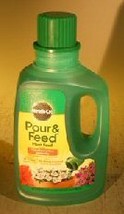 Liquid Miracle Gro Pour &amp; Feed Fertilizer - 32 oz. - £19.55 GBP