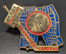 1995/96 St. Paul Highland Central Hockey / Goalie Enamel Pin - £19.82 GBP