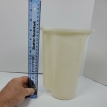 Vintage Tupperware Millionaire 129 2 Qt Beverage Pitcher White Pour Spou... - €8,59 EUR