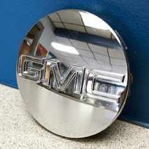 ONE 2004-2014 GMC Sierra / Yukon 3 1/4&quot; Chrome Button Center Cap # 9595759 USED - £15.96 GBP