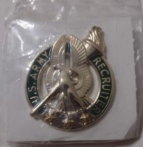 US Army Recruiter Badge Pin Eagle Torch Gold Finish NIP Dated 1998 :KY25-20 - $17.82
