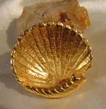Vintage Rich Gold Tone Metal Pin Brooch Nautical Oyster Shell Design - £7.77 GBP