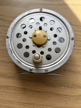 VINTAGE SPORTFISHER 44 FLY REEL, MADE IN JAPAN FOR K MART - $276.49 MXN