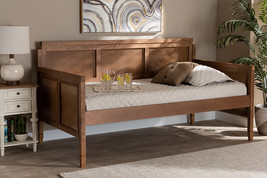 Cambridge Ash Wanut and Synthetic Rattan Daybed - $13,877.68 MXN