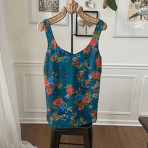 CAbi Still Life Teal Floral Chiffon Cami Tank 3449 L - $404.66 MXN