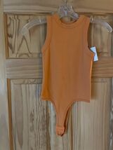 NWT Happily Grey Top Size Medium - $109.93 MXN