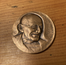 Vtg 1986 Mhatma Gandhi Bronze Peace Coin Mayer Pforzheim Gewaltlos Zur F... - $125.00