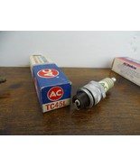 AC DELCO SPARK PLUG TC45L NEW OLD STOCK VINTAGE ANTIQUE - $5.94