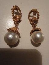 Vintage Womens Earrings VTG Faux Pearl Gold Tone Dangle - £19.51 GBP