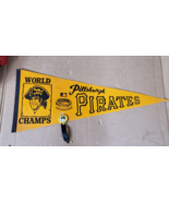 Vintage Pittsburg Pirates World Champs MLB Flag Pennant Button - £43.01 GBP