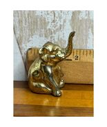 Vintage Brass Elephant Figurine Sitting Trunk Up Lucky Charm Collectible... - €8,68 EUR