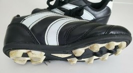 Boys Soccer shoes Size 10M. Athletic Boys Cleat. Ew - $19.79