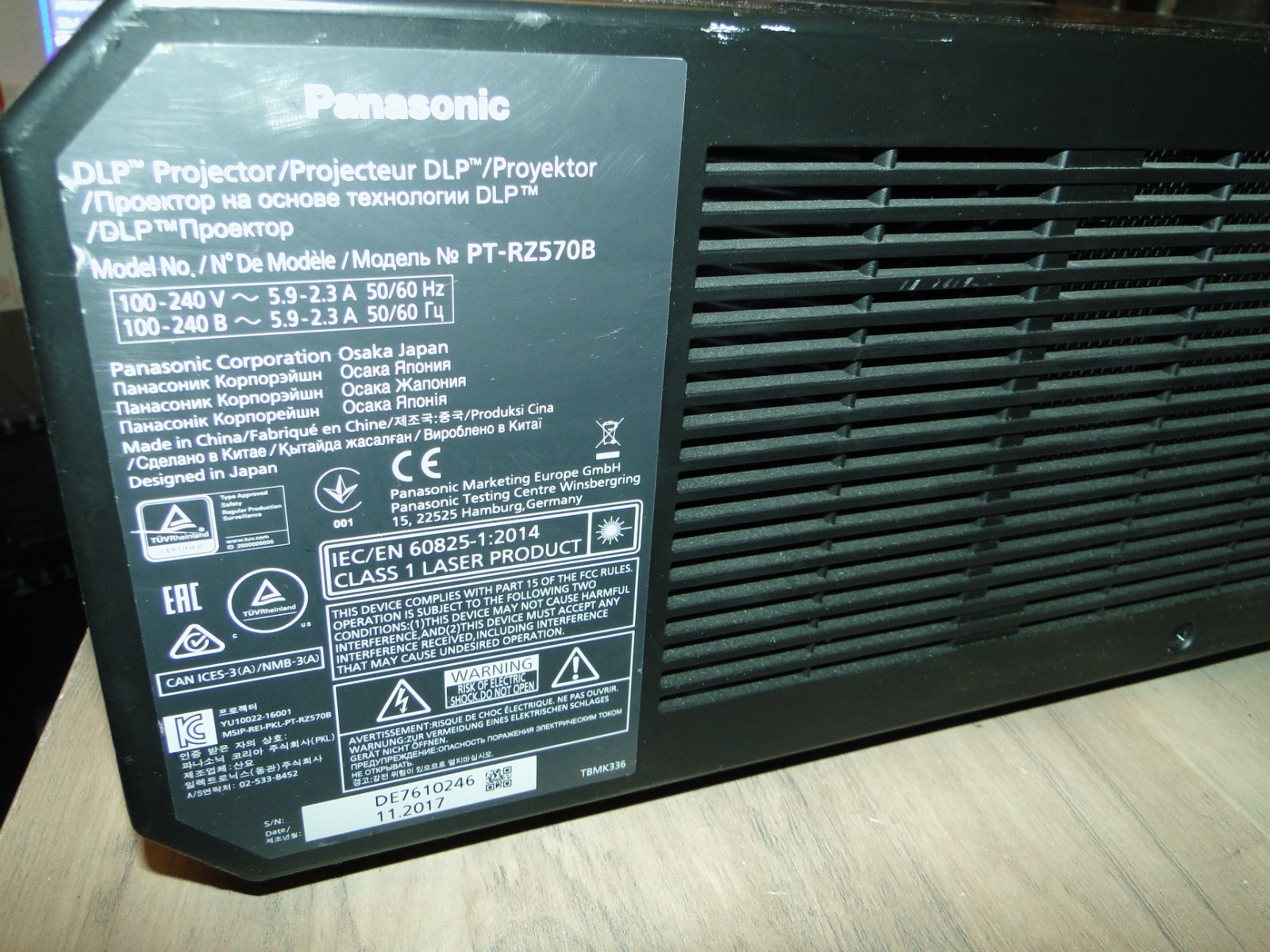 Panasonic DLP Projector PT-RZ570B 509 HOURS Item image 5