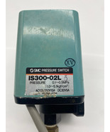 SMC IS3OO-O2L Pressure Switch, 125-250VAC 15Amp /30VDC 5A  - $39.60 CAD