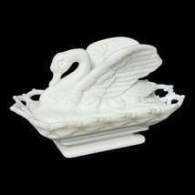 Westmoreland Atterbury Milk Glass Swan Covered Dish Raised Wings Lattice... - £66.21 GBP