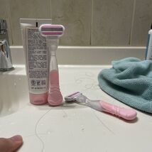 Gillette Venus Compatible Razor Handle - Fits All Venus Blade Refills - ... - $173.81 MXN