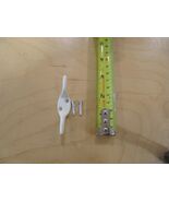 5 Cream Cleat with screws. Ideal for Roman Blinds - $204.38 MXN