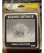Woodland Scenics Daniels Outfitters - $12.87