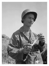 Private Desmond Doss Medic In Okinawa Battle Of Hacksaw Ridge 5X7 Photo Reprint - £6.76 GBP