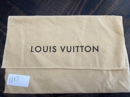 Louis Vuitton Beige Fold Over Envelope Dust Bag 12&quot; x 7&quot; - $501.23 MXN