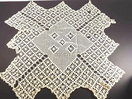 Vintage HANDMADE WHITE COTTON DOILY 20&quot; x 20&quot;  Crochet w/ Unique Star Pa... - $6.92