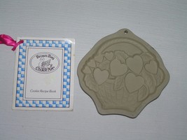 Brown Bag Cookie Art Hill Design 1992 Basket Full of Hearts Mold &amp; Cookie Recipe - £12.58 GBP