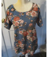 Free Kisses Blue floral short sleeve Cold Shoulder Top size L - $6.99