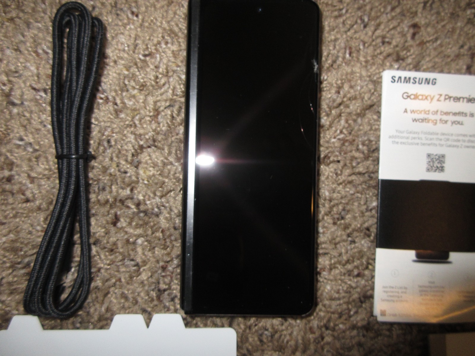 Samsung Galaxy Z Fold3 256GB Phantom Green T-Mobile Item image 3