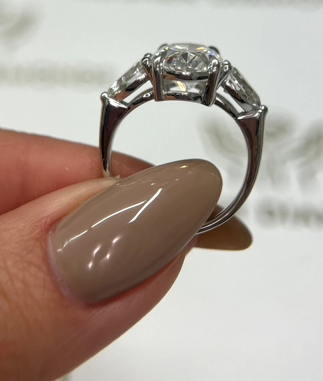 Lab Grown 5.00 Ct Total Weight IGI Certified F Color VVS2 Clarity Oval Cut Ring Item image 6