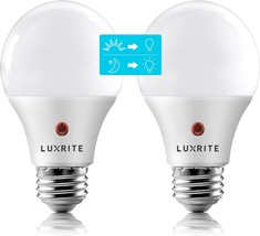 A19 LED Dusk to Dawn Light Bulbs Outdoor 60 Watt Equivalent Enclosed Fixture Rat - £26.97 GBP