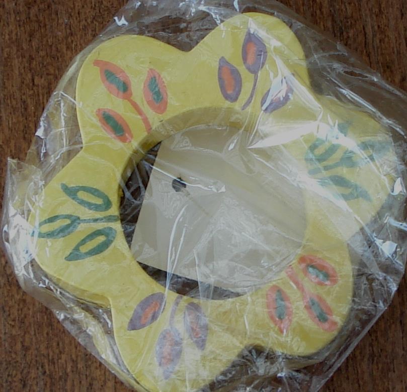 Belagio Leaf Napkin Ring - Painted Wood - BRAND NEW IN PACKAGE - COLORFU... - $3.95