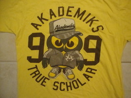 Akademiks True Scholar Hip Hop Bird in Letter Jacket Yellow T Shirt L - $18.07