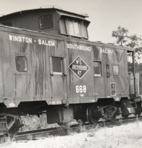 Winston-Salem Southbound Railway Railroad WSS #668 Caboose Locomotive Photo - $13.99