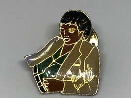 Style Vintage 1980s Rock &amp; Rouleau Émail Broche Michael - $25.77