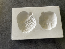 Mr. &amp; Mrs. Claus Open Pour Ceramichrome Ceramic Mold  - $65.61 MXN