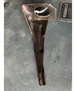 06-09 MERCEDES-BENZ W211 E350 BRAKE BOOSTER MASTER CYLINDER BRACKET - $40.69 CAD