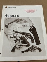 1975 SMITH &amp; WESSON HANDGUN CATALOG, S &amp; W - $236.05 MXN