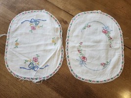 Vintage 2  Piece Doily Set Embroidery Floral Pretty  - $10.00