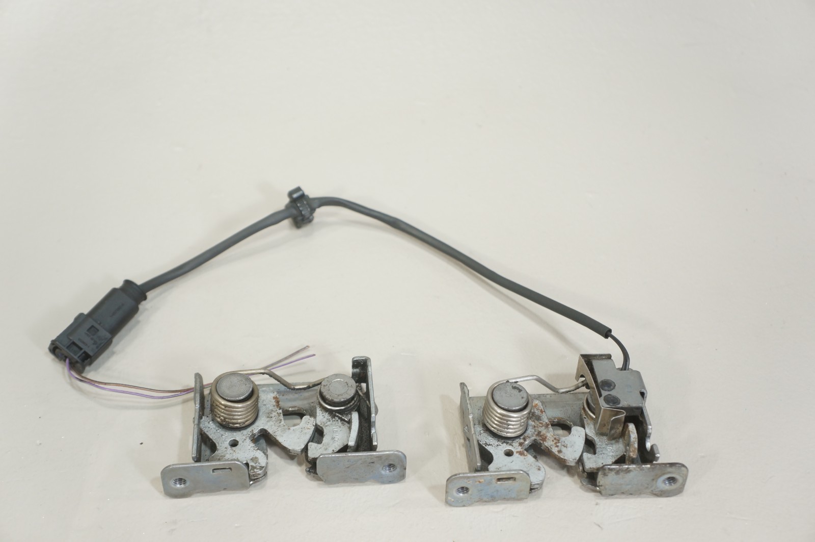 2007-2013 bmw x6 x5 e70 front hood bonnet latch lock mechanism actuator pair Item image 4