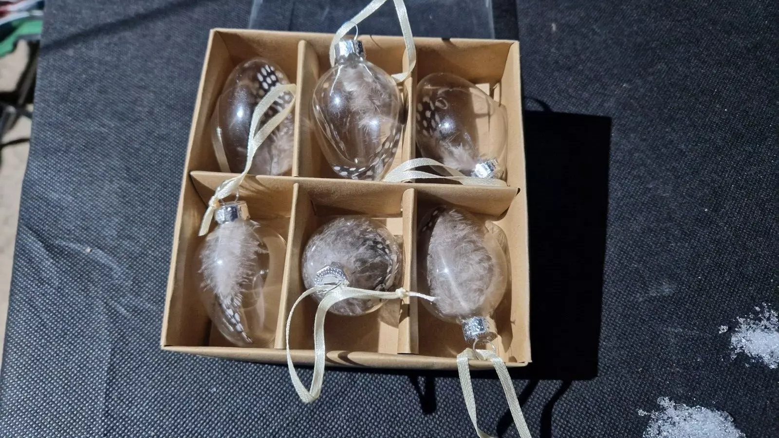 Glass Egg Christmas Ornament with Feathers Inside - Hanging Xmas Decorat... - €14,58 EUR