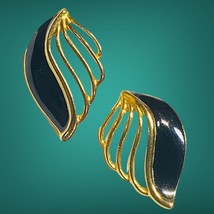 vintage gold tone black enamel pierced earrings - $18.24 CAD
