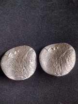 Vintage Silver Toned Curved Etched Naturescape Clip On-Earrings - £15.50 GBP