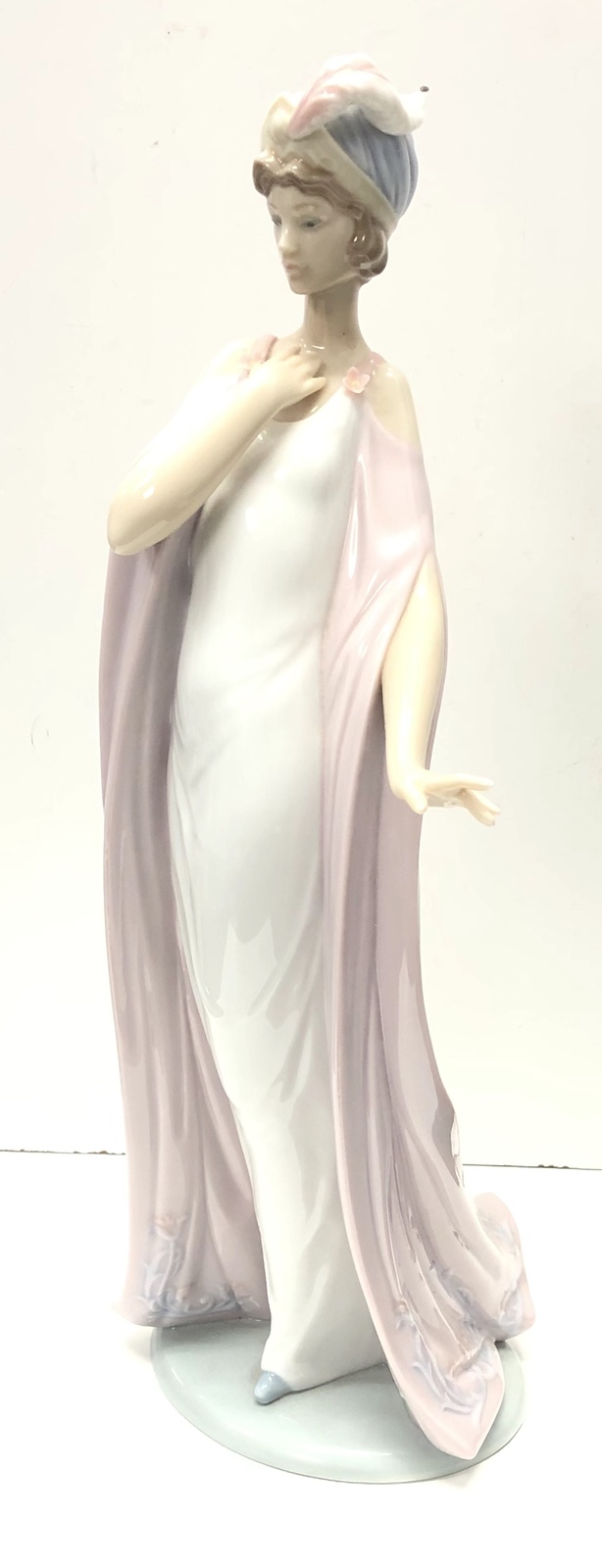 Lladro Figurine 6403 251321 - $179.00