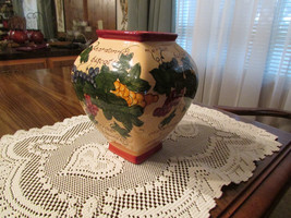 vase - colorful base for flower arrangement  7.25&quot; tall - £3.95 GBP