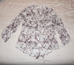 Chico&#39;s Size 1 Shirt Blouse Semi Sheer Button Sleeve Breast Pockets Geometric - £15.21 GBP