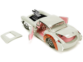1957 Chevrolet Corvette Beige with Pink Interior with Bugs Bunny Figure "Looney  - $51.49