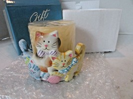 AVON GIFT COLLECTION FRISKY FELINES CANDLEHOLDER WITH CANDLE NIB  - $184.65 MXN