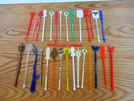 Lot of 30 vtg colorful plastic advertising swizzle stick drink stirrers ... - £19.98 GBP